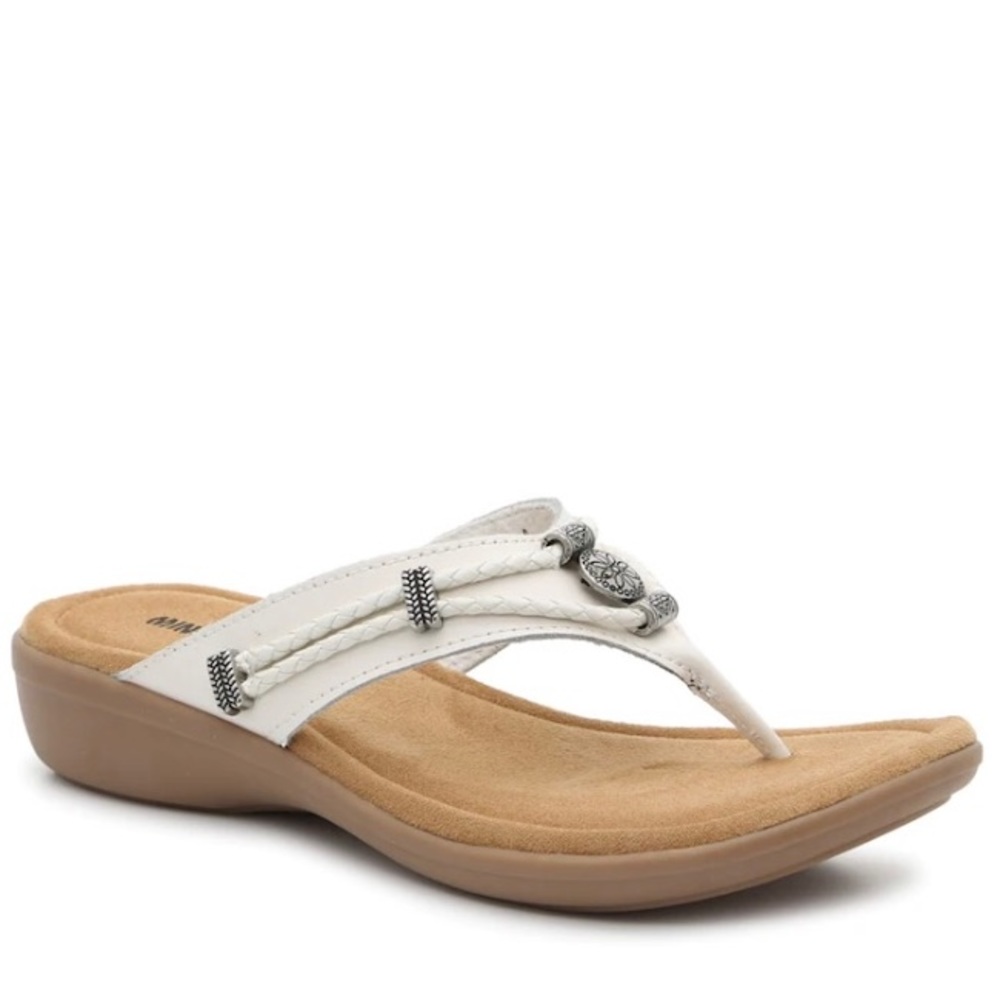New MinneTonka Silverbay White thong Sandals